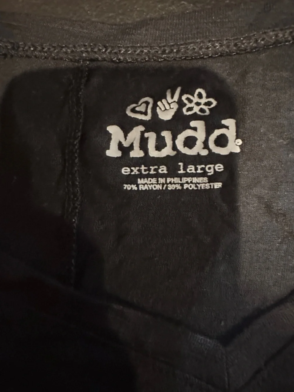Mudd Black V-Neck Short Sleeve Knit Top - Picture 2 of 2